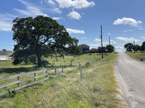 401 Shady Lane La Vernia TX 78121