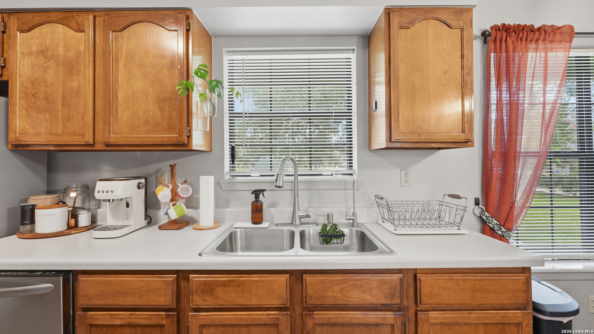 208 E Mayer Street Stockdale TX 78160