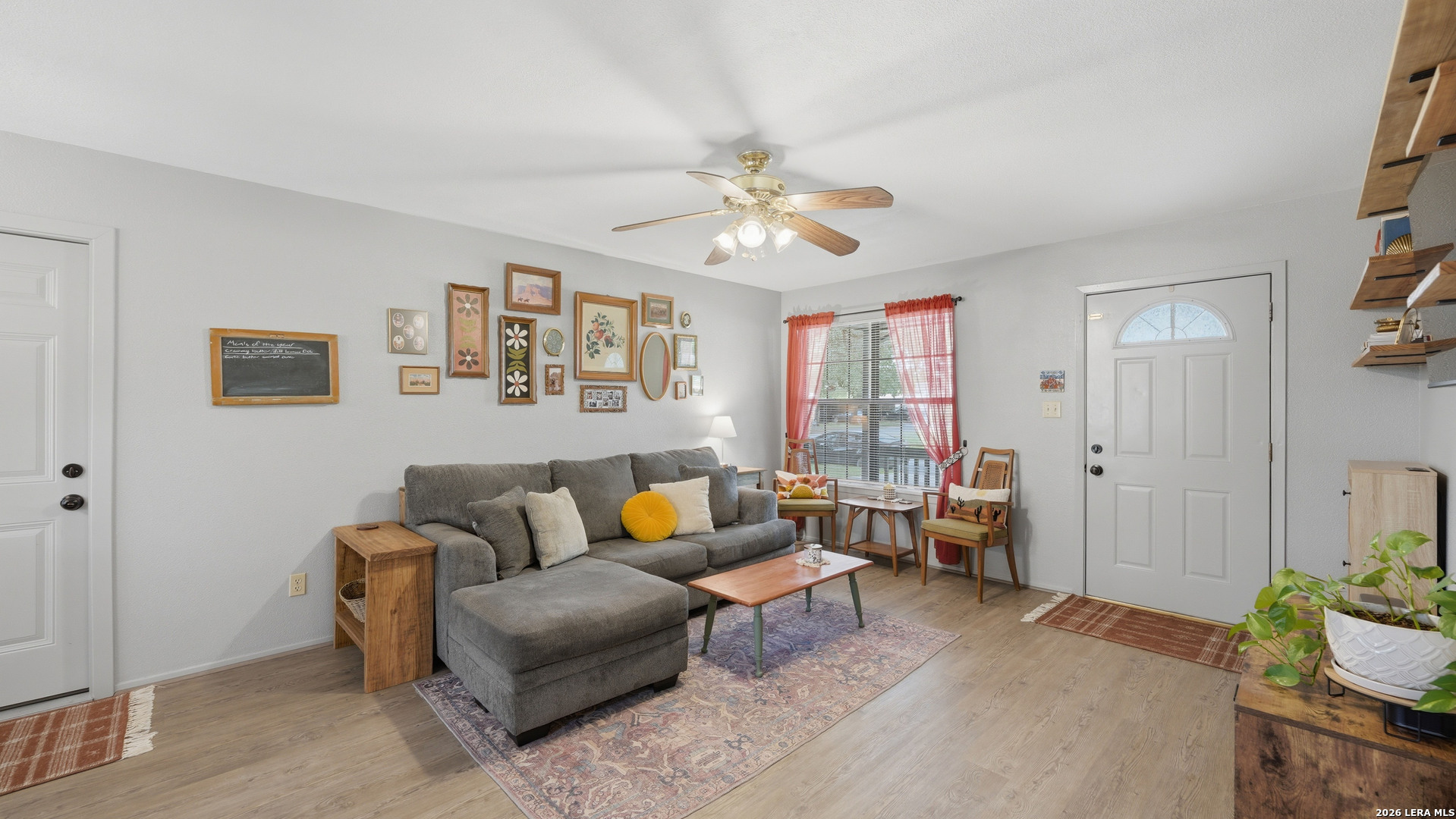 208 E Mayer Street Stockdale TX 78160