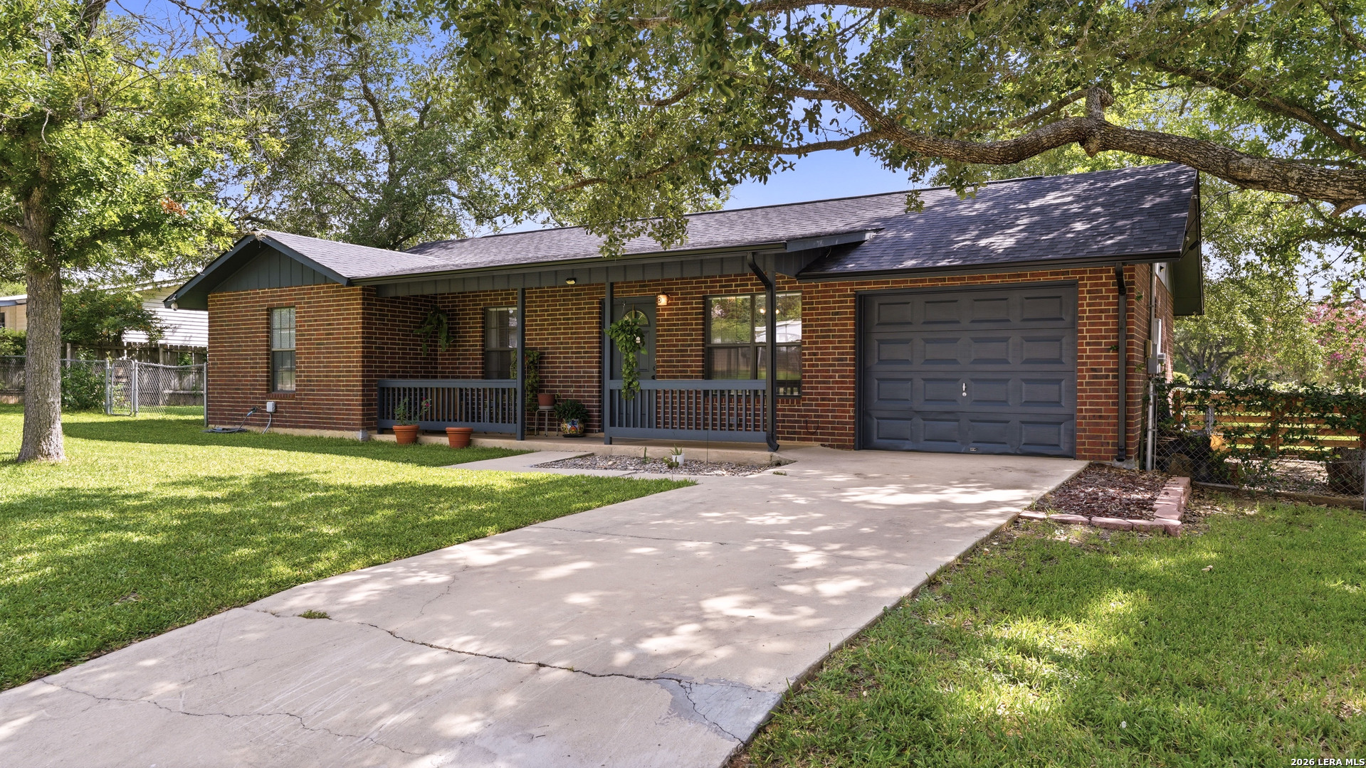 208 E Mayer Street Stockdale TX 78160