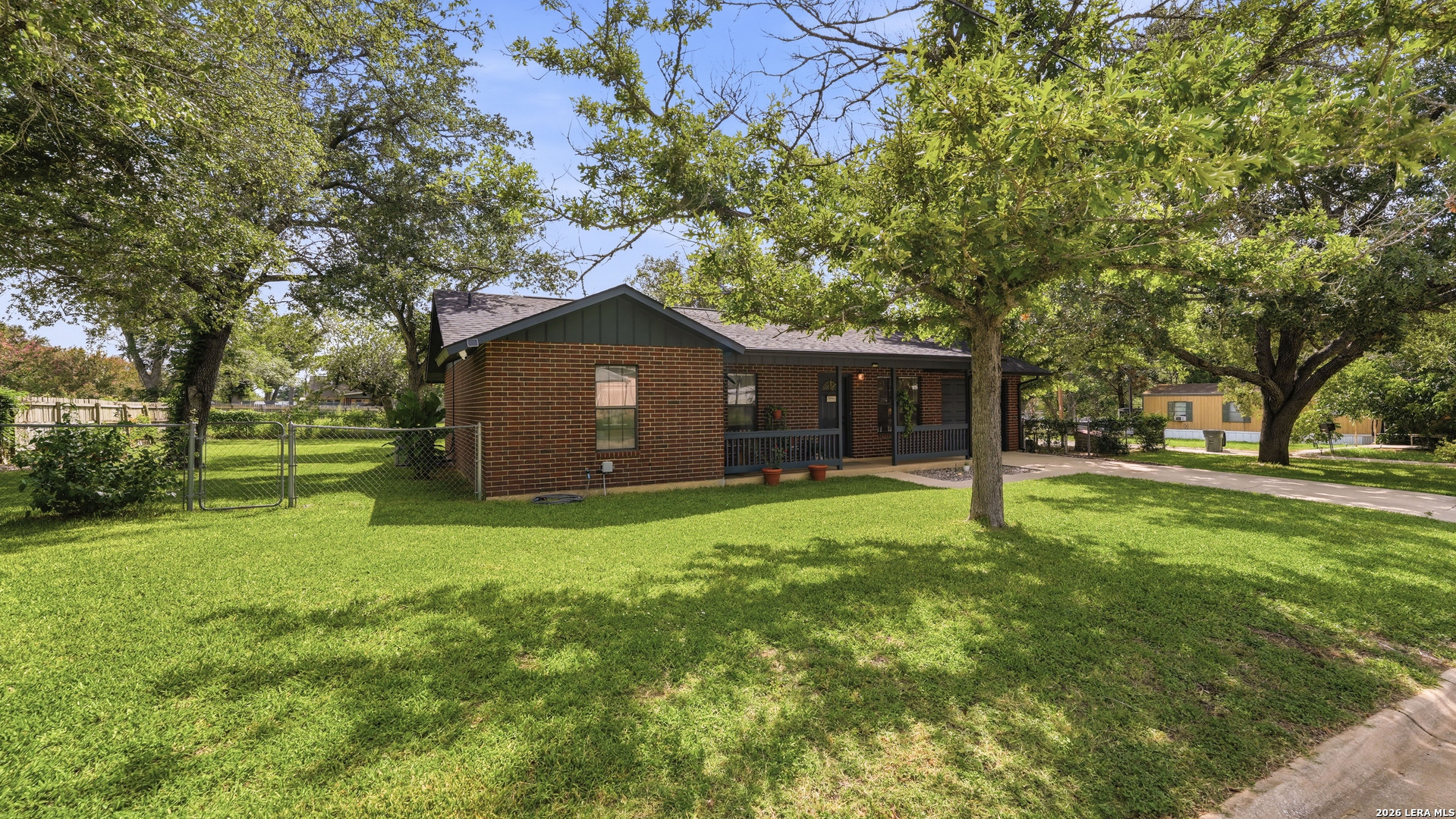208 E Mayer Street Stockdale TX 78160