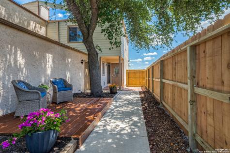 1924 Broken Oak Street San Antonio TX 78232