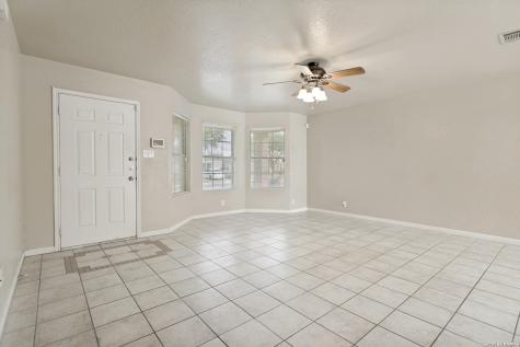 4719 Gavlick Farm San Antonio TX 78244