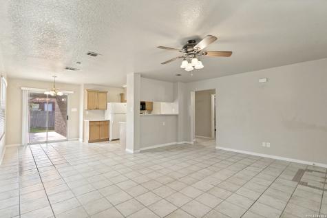 4719 Gavlick Farm San Antonio TX 78244
