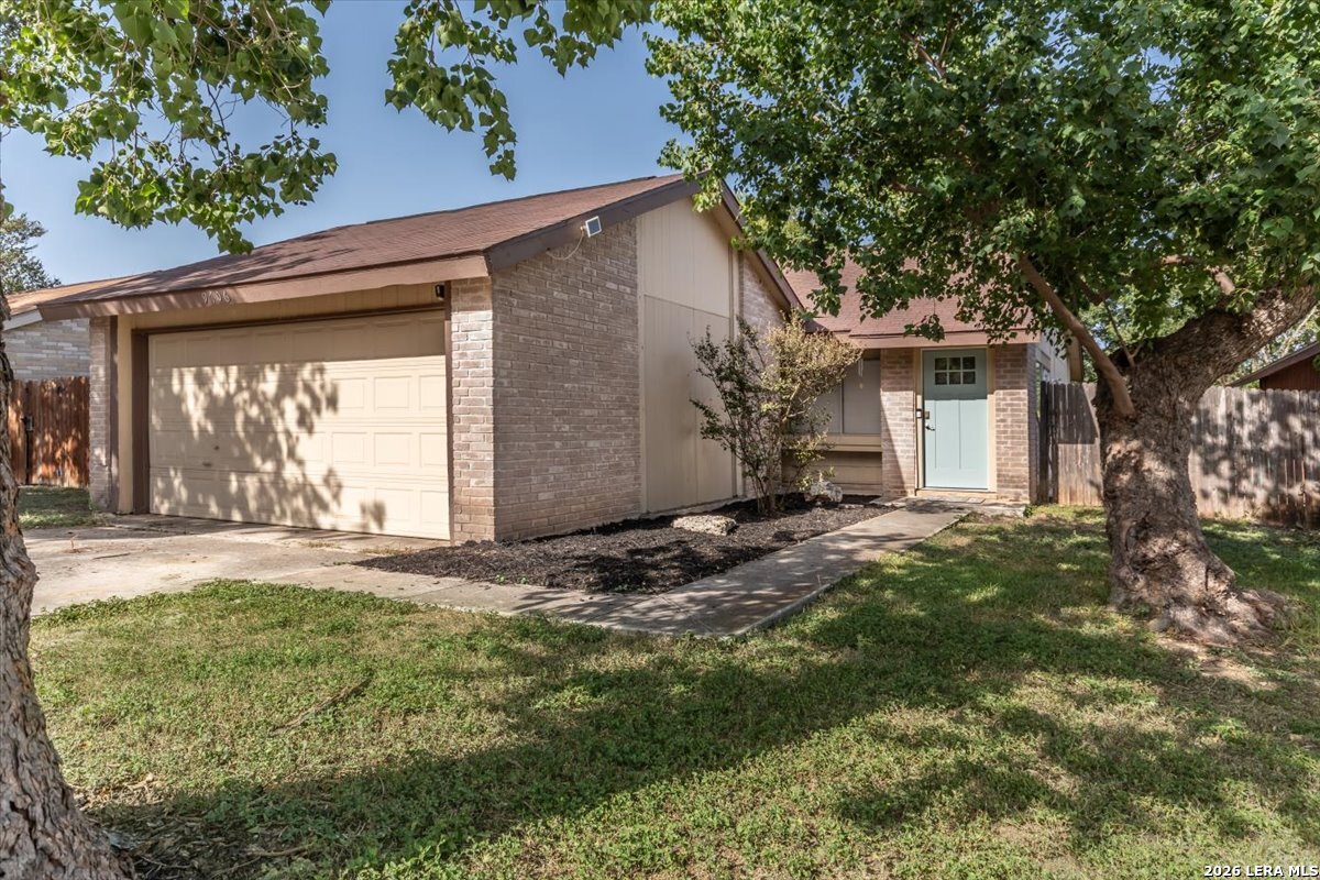 9706 Meadow Drive Converse TX 78109