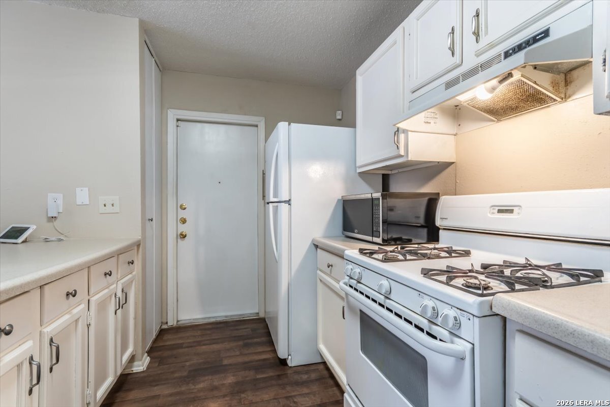 9706 Meadow Drive Converse TX 78109