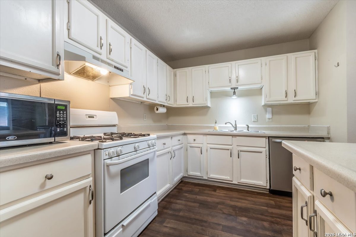 9706 Meadow Drive Converse TX 78109