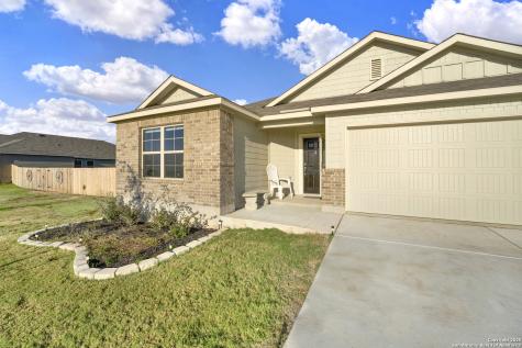 121 Cheyenne Drive Floresville TX 78114