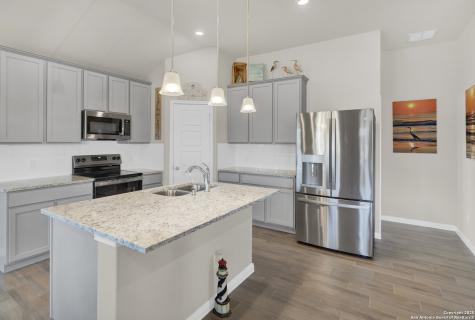 121 Cheyenne Drive Floresville TX 78114