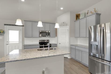 121 Cheyenne Drive Floresville TX 78114