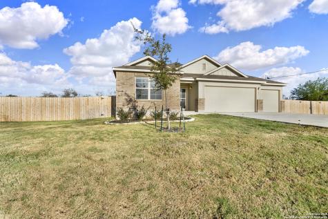 121 Cheyenne Drive Floresville TX 78114