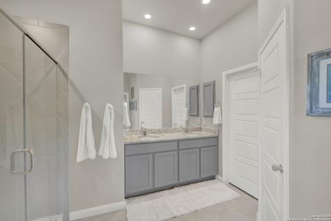 121 Cheyenne Drive Floresville TX 78114
