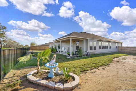 121 Cheyenne Drive Floresville TX 78114