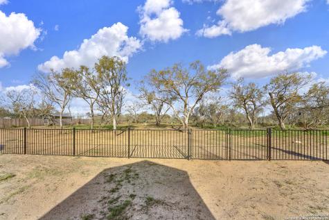 121 Cheyenne Drive Floresville TX 78114
