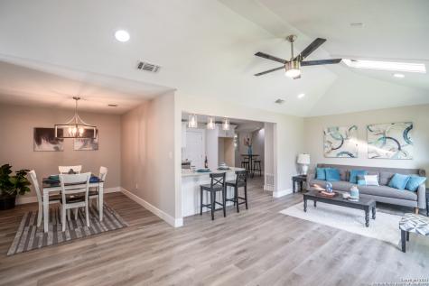 2822 W Mistletoe Avenue San Antonio TX 78228