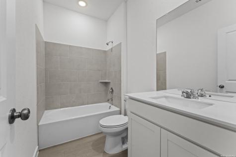 1935 Longspur Cove New Braunfels TX 78130