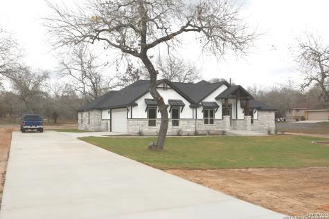1015 Bluebonnet Lane Adkins TX 78101