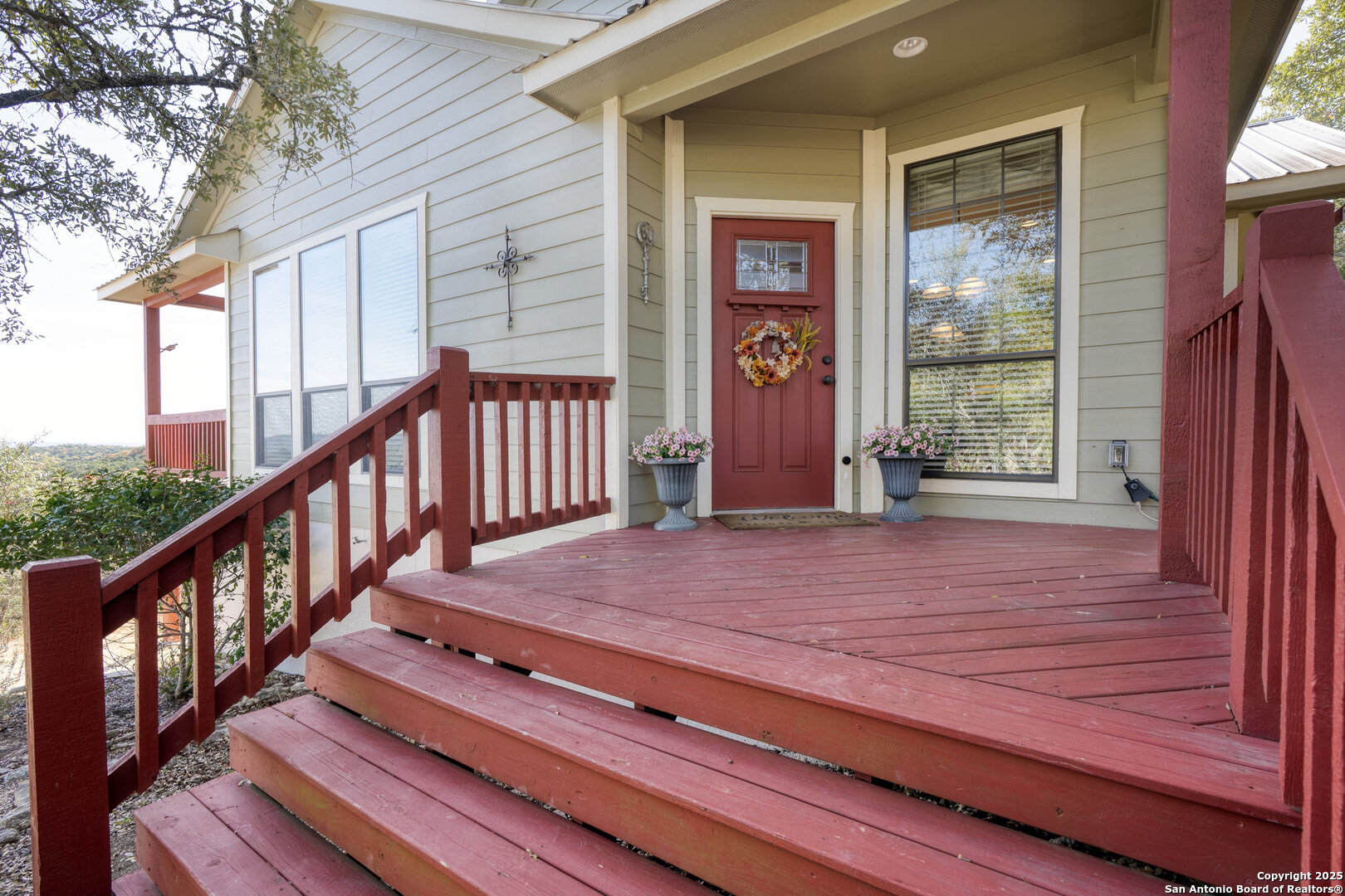 1615 S Goat Ridge Pipe Creek TX 78063