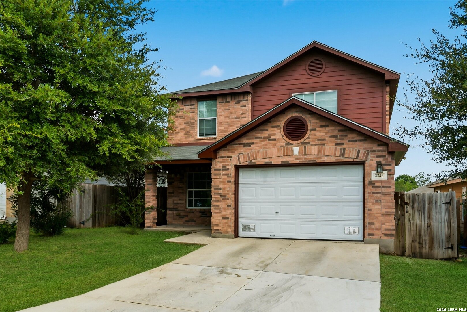 8235 Heights Valley Converse TX 78109