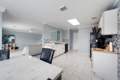314 Tres Caminos San Antonio TX 78245