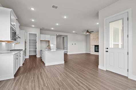 4516 Yoakum Valley Schertz TX 78108