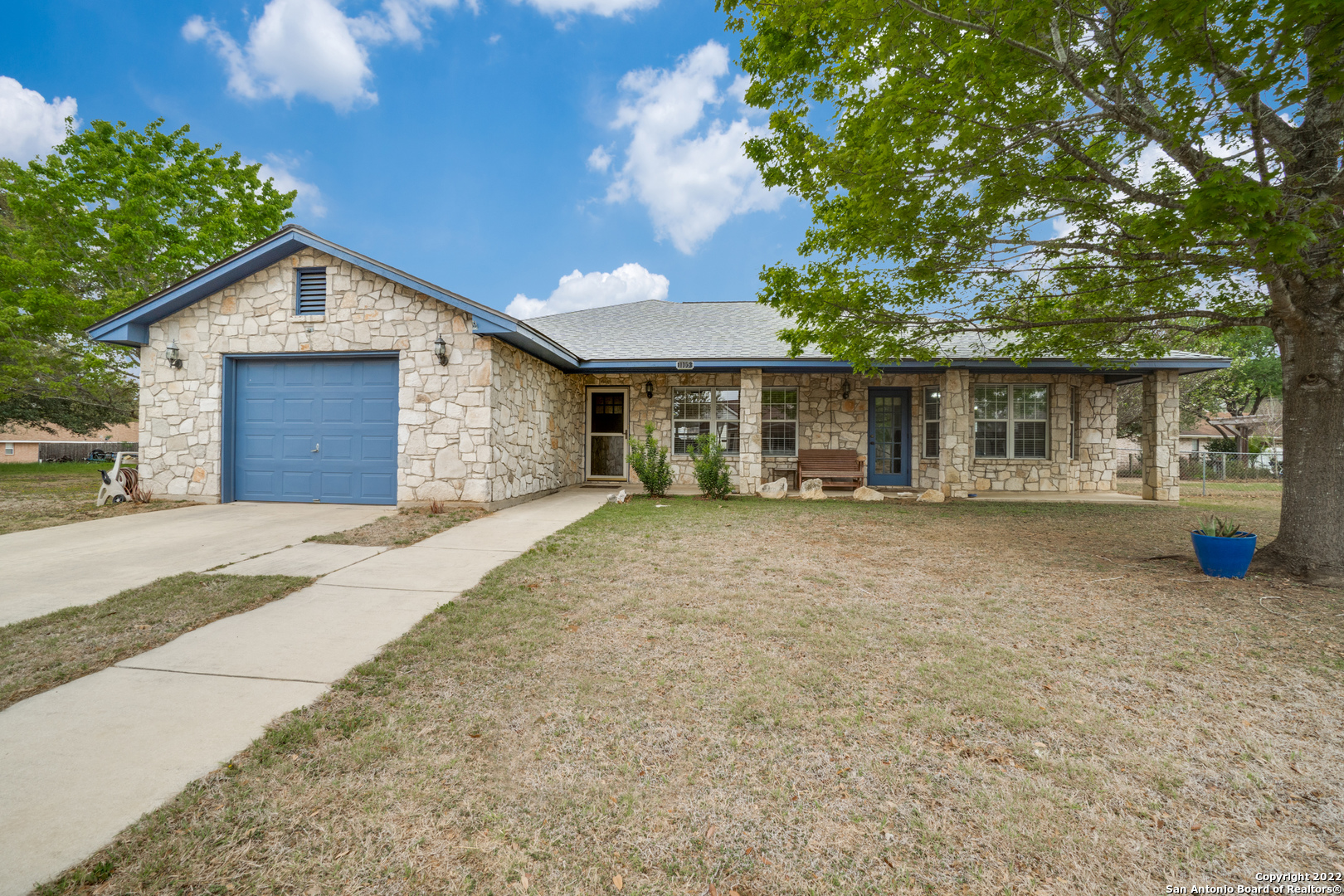 1105 Iris Crescent Drive Floresville TX 78114