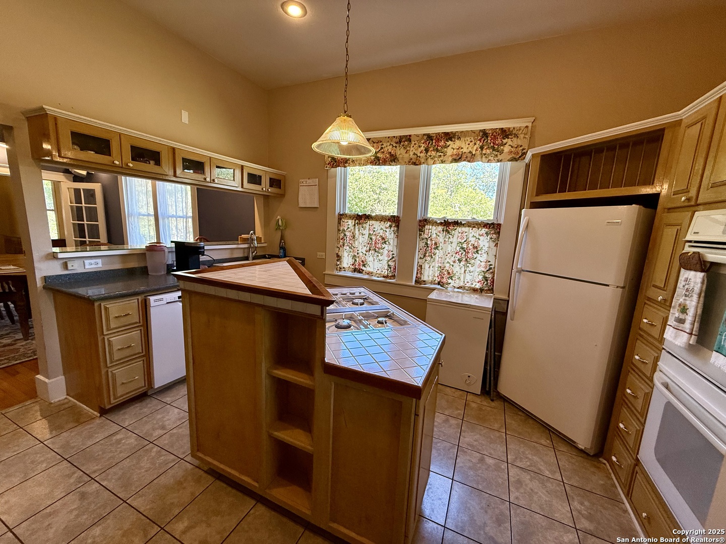 323 S 6th Kenedy TX 78119