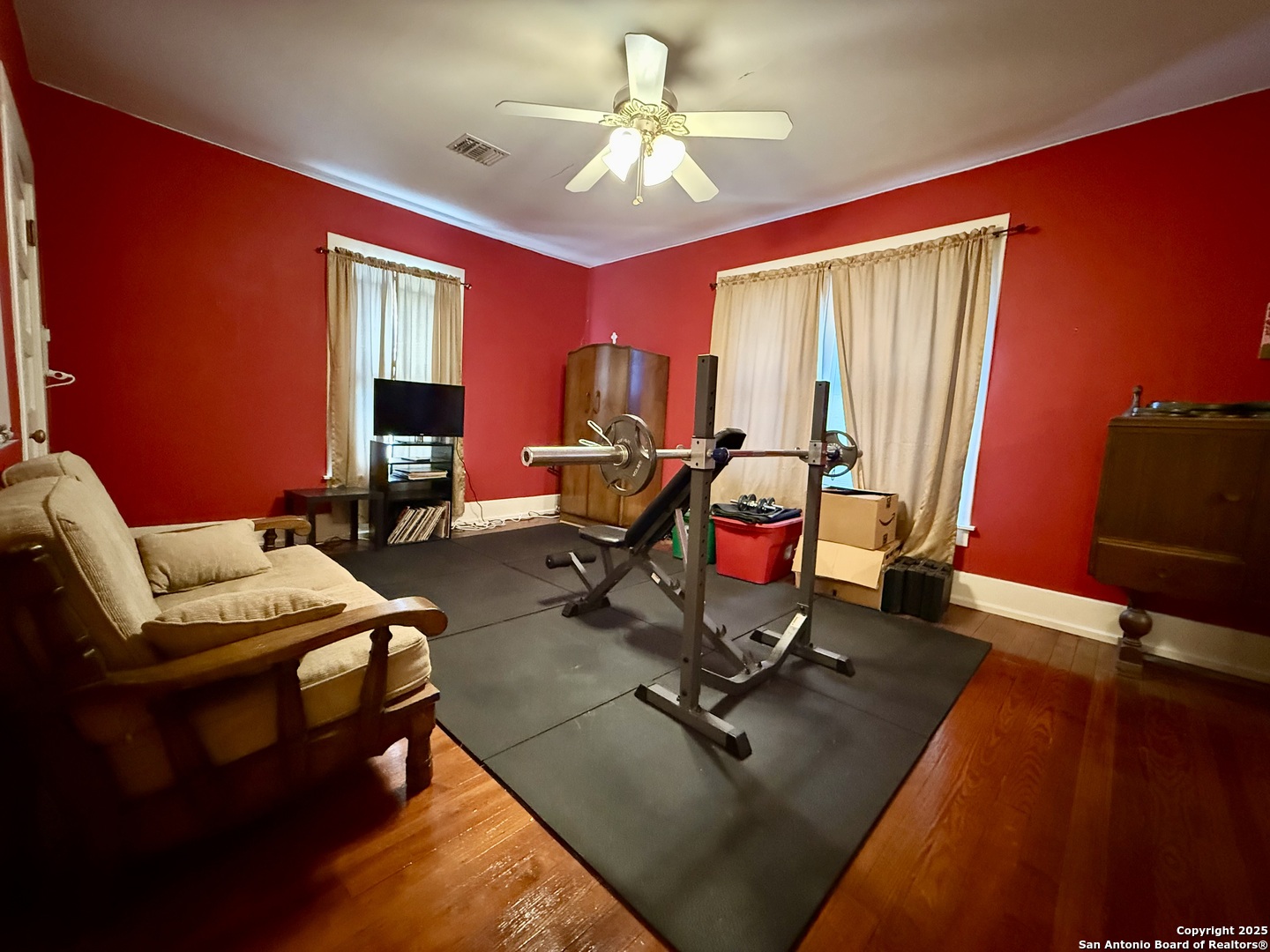 323 S 6th Kenedy TX 78119