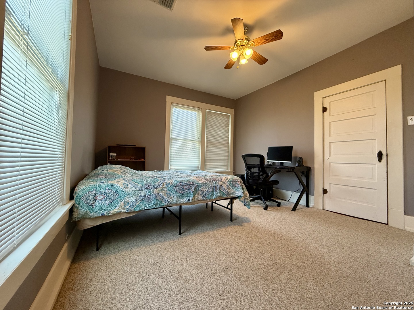 323 S 6th Kenedy TX 78119