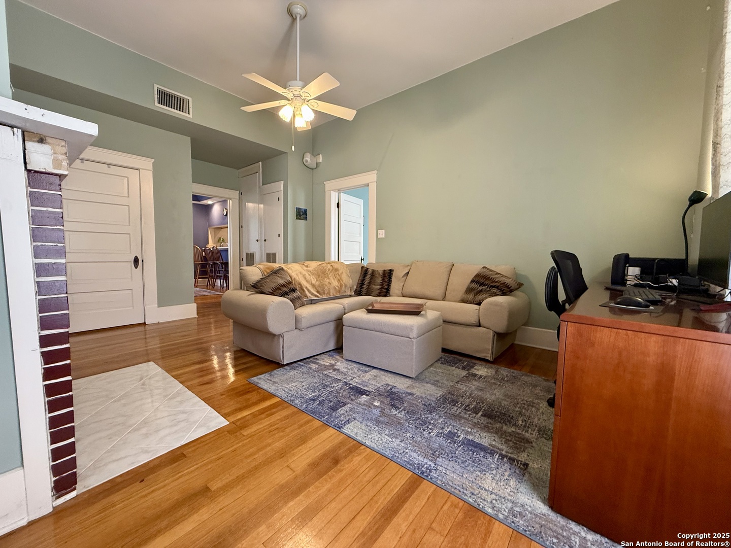 323 S 6th Kenedy TX 78119