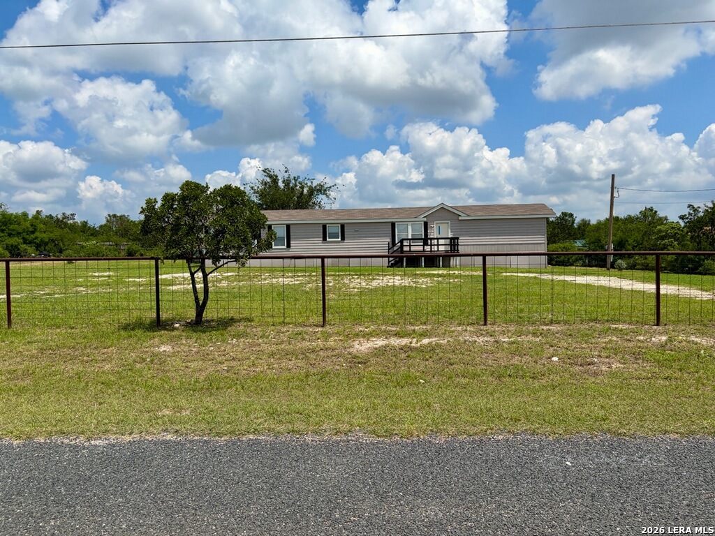 18707 County Road 5736 Castroville TX 78009