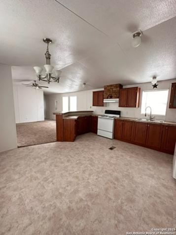 18707 County Road 5736 Castroville TX 78009