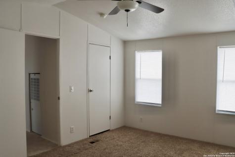 18707 County Road 5736 Castroville TX 78009