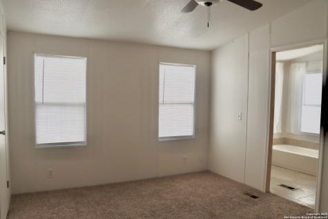 18707 County Road 5736 Castroville TX 78009