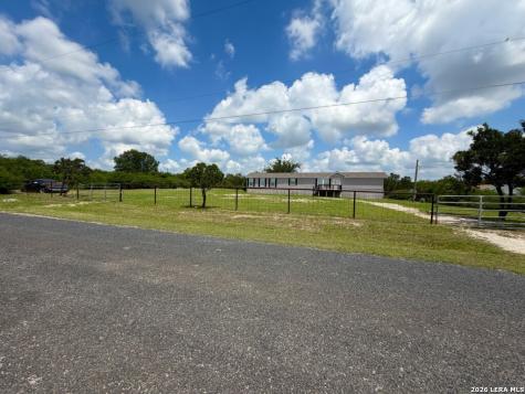18707 County Road 5736 Castroville TX 78009