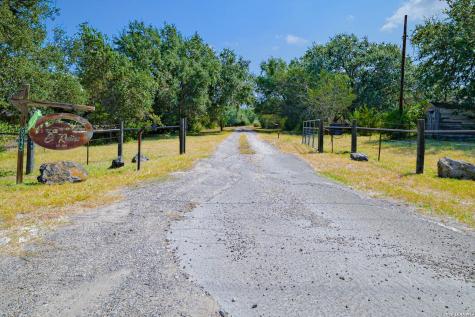 5244 Business 181 N Beeville TX 78102