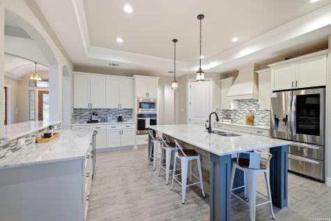 117 Crescent Ridge Adkins TX 78101