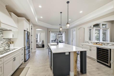 117 Crescent Ridge Adkins TX 78101