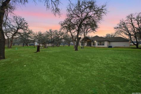 117 Crescent Ridge Adkins TX 78101