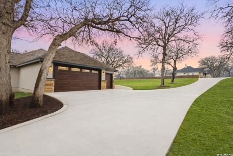 117 Crescent Ridge Adkins TX 78101