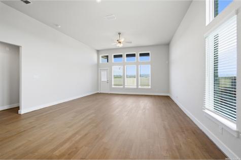 212 Ednie Lane Mico TX 78056