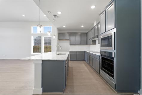 212 Ednie Lane Mico TX 78056