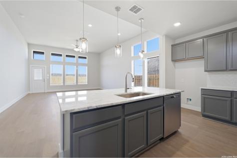 212 Ednie Lane Mico TX 78056