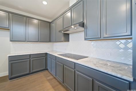 212 Ednie Lane Mico TX 78056