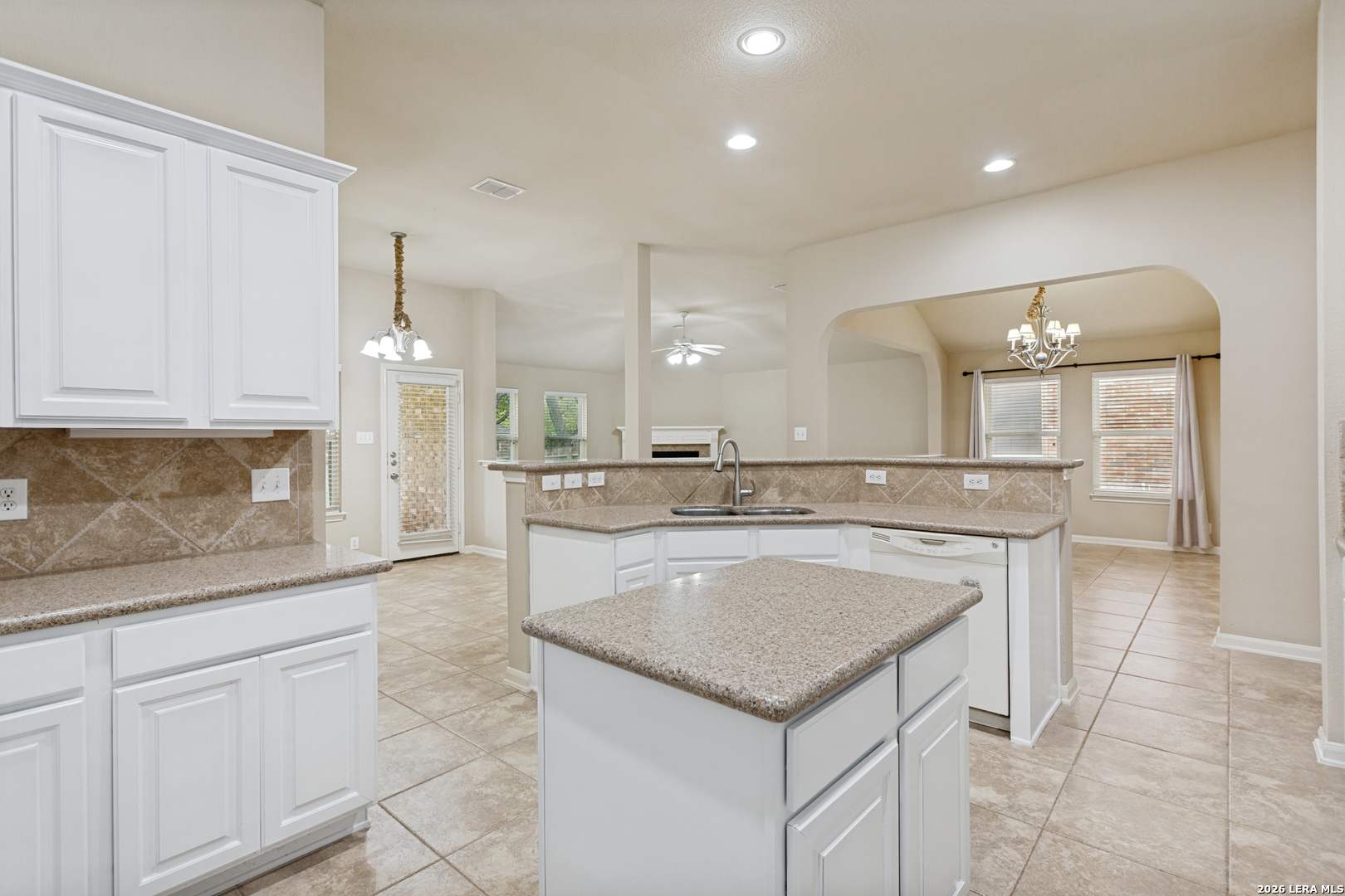 8910 Hanover Forest Helotes TX 78023