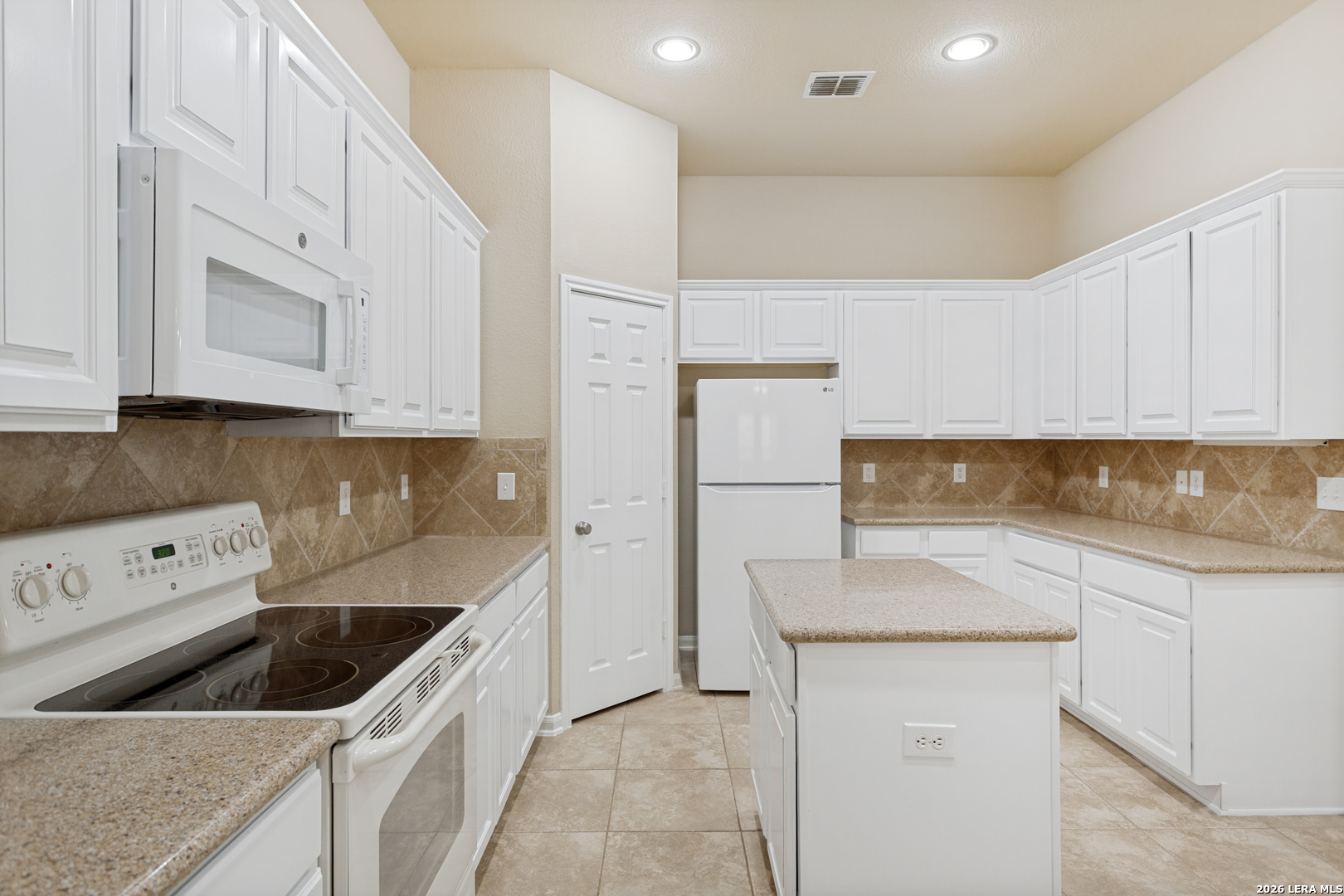 8910 Hanover Forest Helotes TX 78023