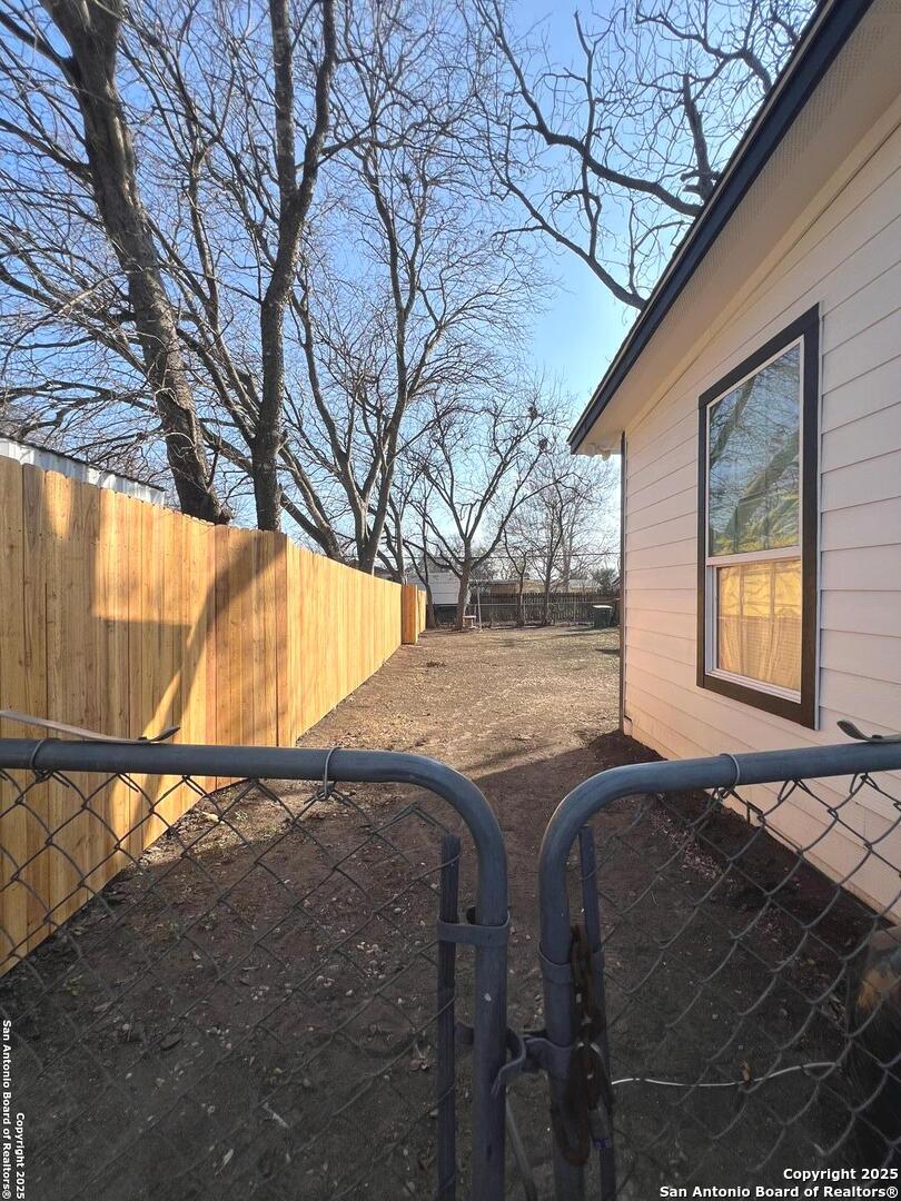 3950 S Walters San Antonio TX 78223