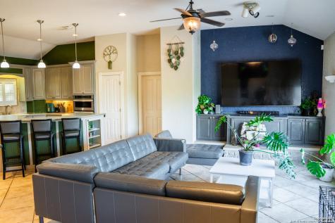 102 Sage Canyon Lake TX 78133