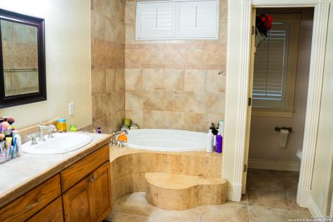 102 Sage Canyon Lake TX 78133