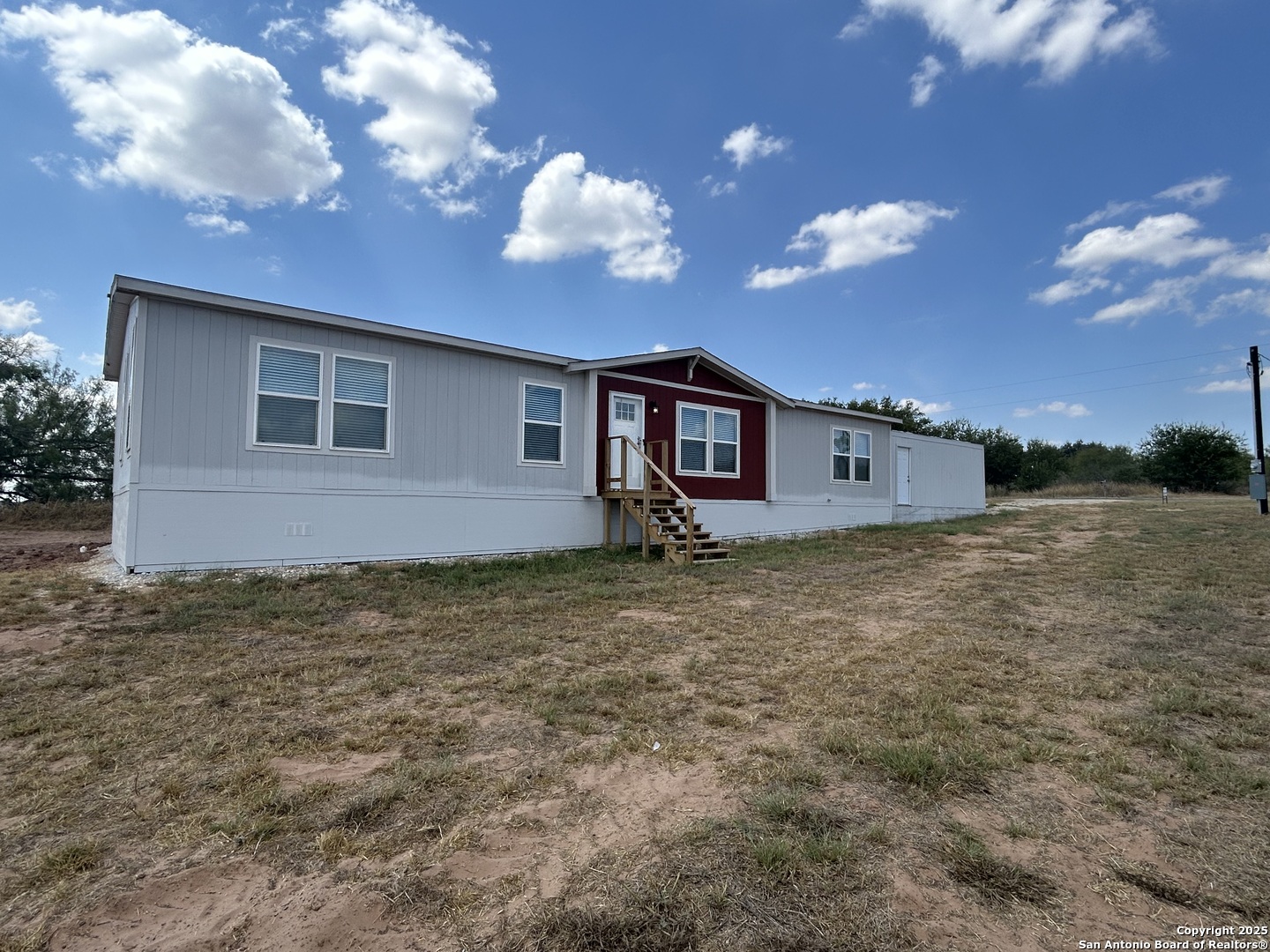 1038 County Road 329 Floresville TX 78114